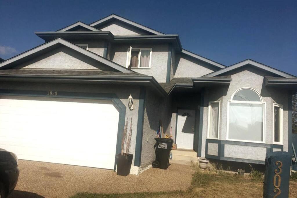 Renovated 4 Bedrooms 20 Sleeps Shopping Mall Edmonton Luaran gambar