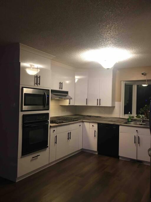 Renovated 4 Bedrooms 20 Sleeps Shopping Mall Edmonton Luaran gambar