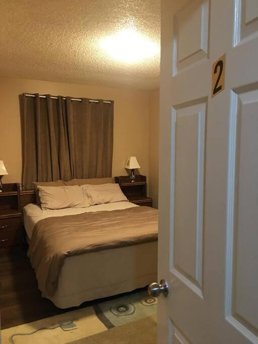 Renovated 4 Bedrooms 20 Sleeps Shopping Mall Edmonton Luaran gambar